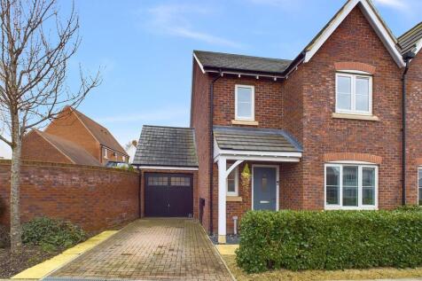 Tawny Close, Hardwicke, Gloucester 4 bed semi