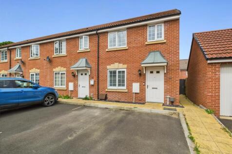 3 bedroom end of terrace house for sale