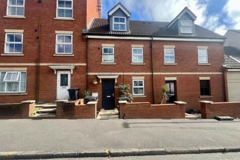 3 bedroom terraced house for sale