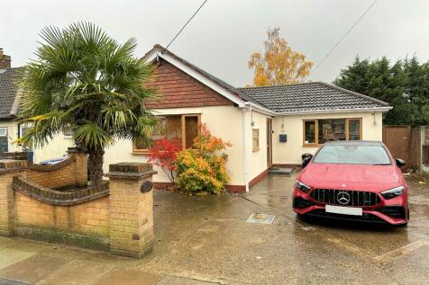 2 bedroom detached bungalow for sale