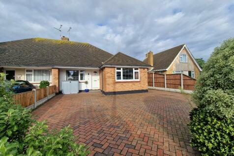 2 bedroom semi-detached bungalow for sale