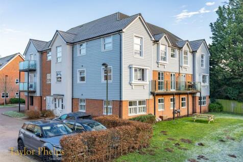 Rosa Cooper Ct, Plaxton Way, Ware SG12 2 bed apartment for sale