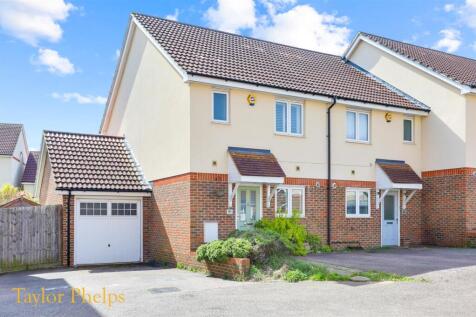 The Cedars, Broxbourne EN10 3 bed end of terrace house for sale