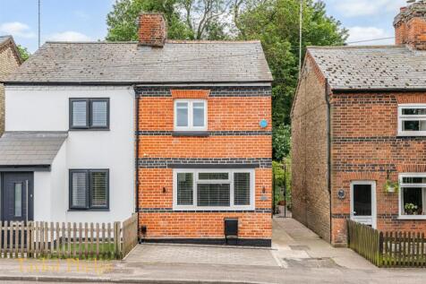 2 bedroom semi-detached house for sale