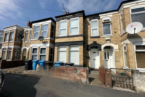 4 bedroom terraced house for sale