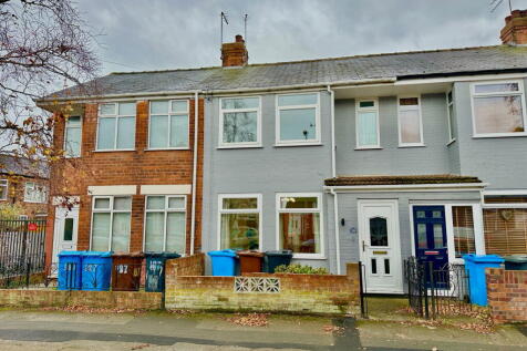 Perth Street West, Hull HU5 3 bed terraced house for sale