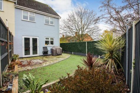 Gravel Hill, Stoke Holy Cross 3 bed semi