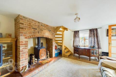 Hempnall Road, Woodton, Bungay 2 bed end of terrace house for sale