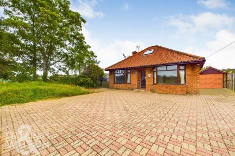 Hillside Road East, Bungay 3 bed chalet for sale