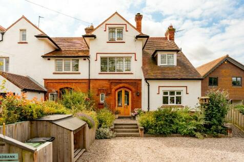 4 bedroom semi-detached house for sale