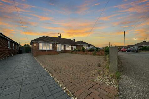 2 bedroom semi-detached bungalow for sale