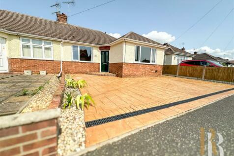 2 bedroom semi-detached bungalow for sale