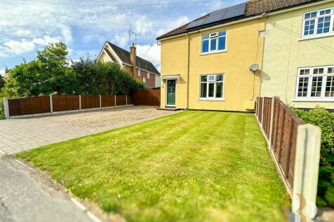 3 bedroom semi-detached house for sale