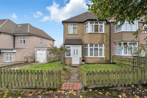 Wakemans Hill Avenue, London NW9 3 bed end of terrace house for sale