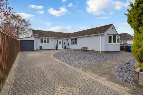 3 bedroom detached bungalow for sale