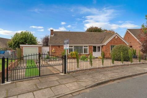 2 bedroom detached bungalow for sale