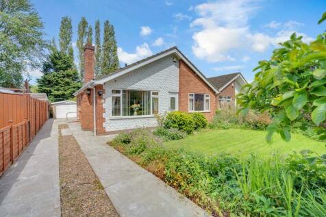 2 bedroom detached bungalow for sale