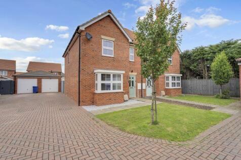 3 bedroom semi-detached house for sale