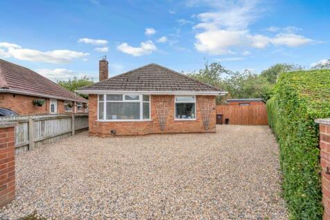 2 bedroom detached bungalow for sale