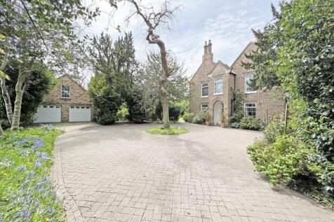 5 bedroom detached house for sale