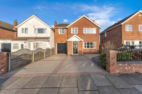 4 bedroom detached house for sale