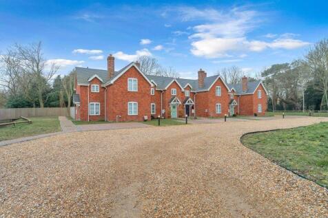 3 bedroom mews property for sale