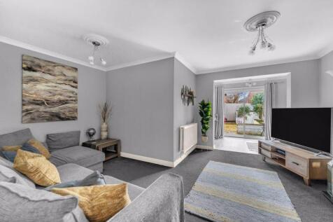 3 bedroom mews property for sale