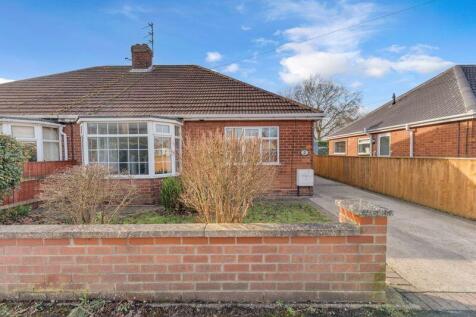 2 bedroom semi-detached bungalow for sale