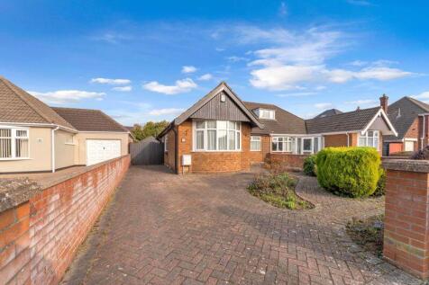 2 bedroom semi-detached bungalow for sale