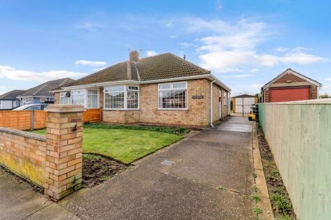 3 bedroom semi-detached bungalow for sale