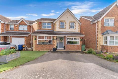 4 bedroom detached house for sale
