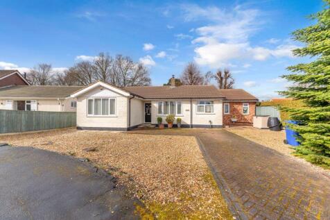 3 bedroom detached bungalow for sale