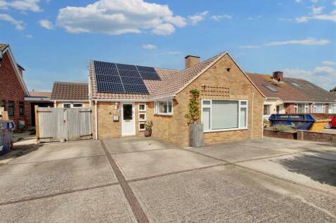 4 bedroom detached bungalow for sale