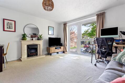 Dorchester Gardens, Worthing 2 bed flat for sale
