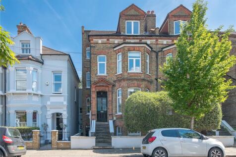 Santos Road, London, SW18 2 bed apartment for sale