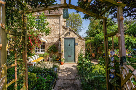 3 Church Cottages 2 bed cottage for sale