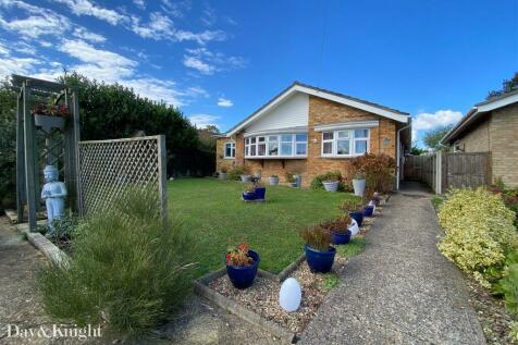 3 bedroom detached bungalow for sale