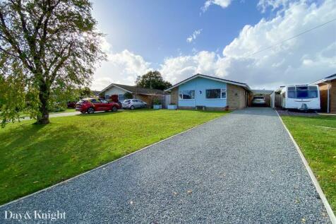 3 bedroom detached bungalow for sale