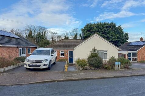 4 bedroom detached bungalow for sale