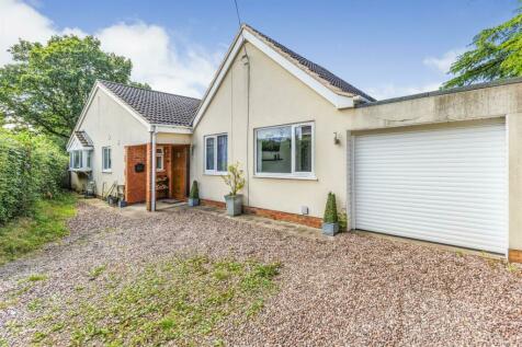 4 bedroom detached bungalow for sale