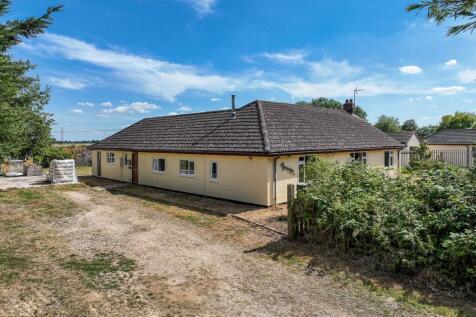 Ryefield Lane, Holbeach, PE12 4 bed detached bungalow for sale