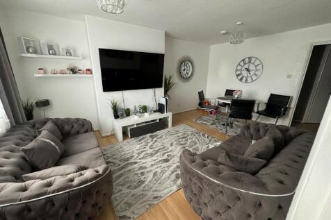 Hazelmere Drive, Northolt UB5 2 bed flat for sale