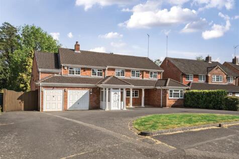 5 bedroom detached house for sale