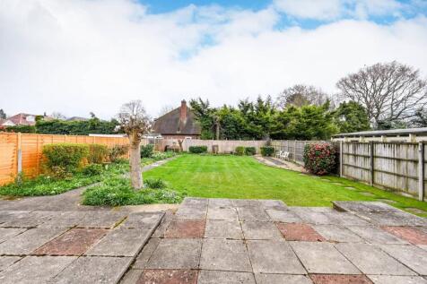 Huntercombe Lane South, Slough... 3 bed bungalow for sale