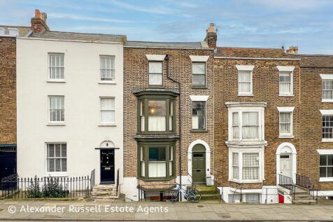 Trinity Square, Margate, CT9 1 bed flat for sale