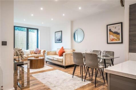 Field End Road, Pinner, Middlesex 1 bed apartment for sale