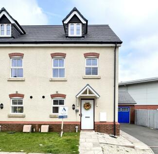 4 bedroom semi-detached house for sale