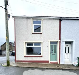 2 bedroom end of terrace house for sale