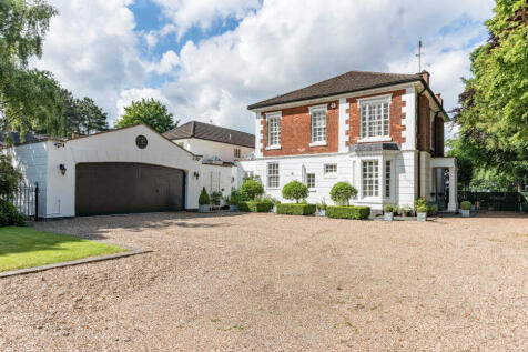 6 bedroom detached house for sale
