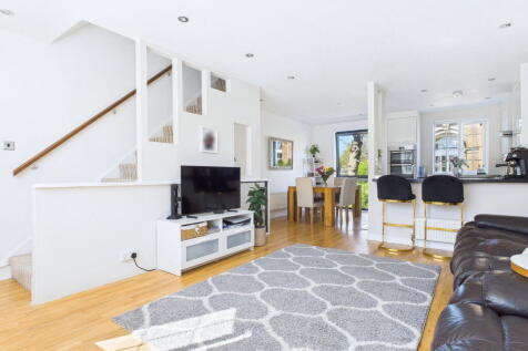 4 bedroom terraced house for sale